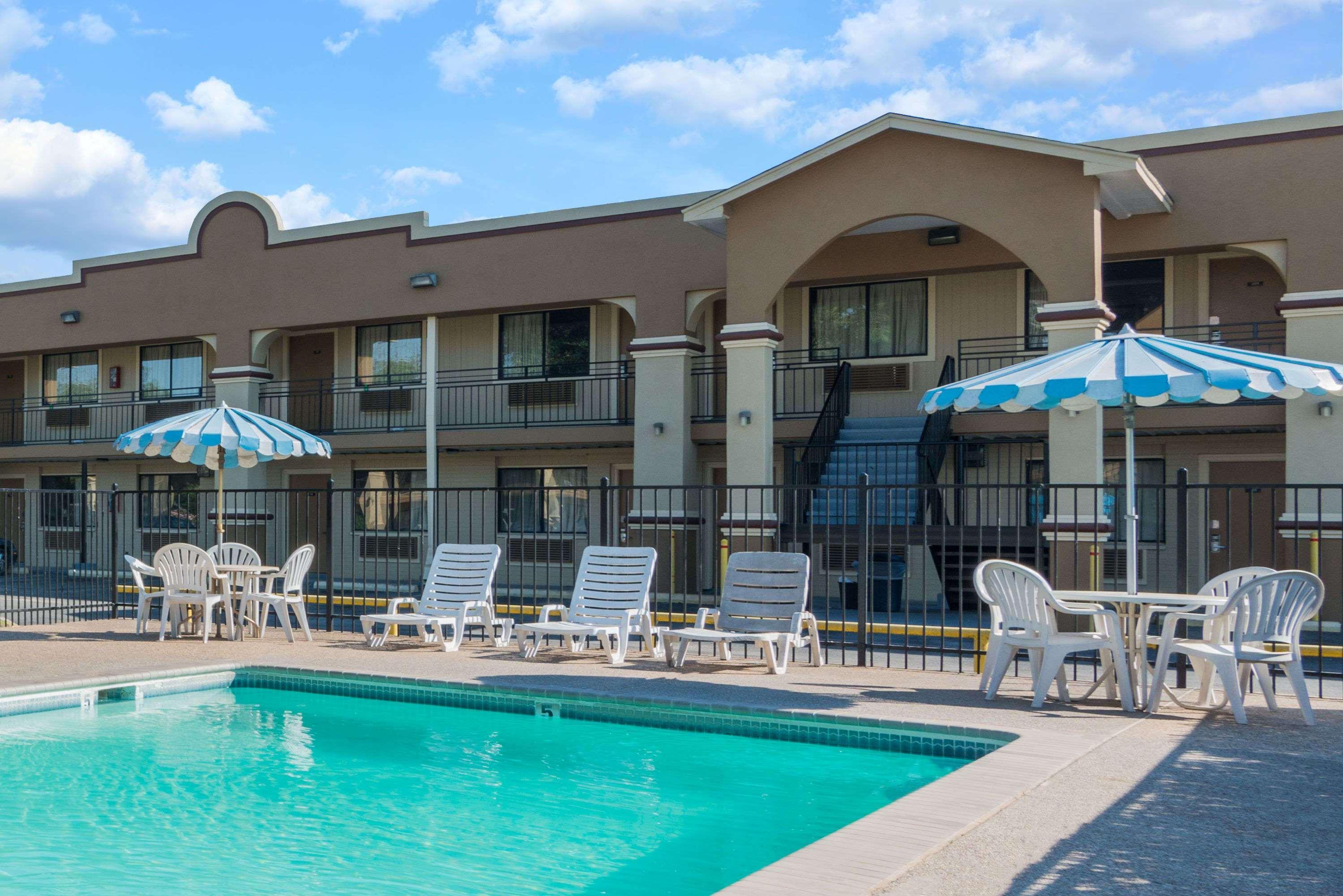 Days Inn By Wyndham San Marcos Exterior foto