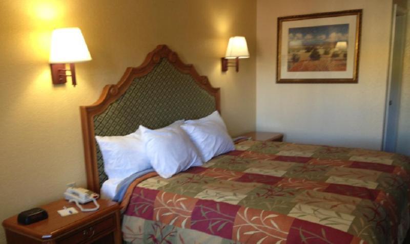 Days Inn By Wyndham San Marcos Exterior foto